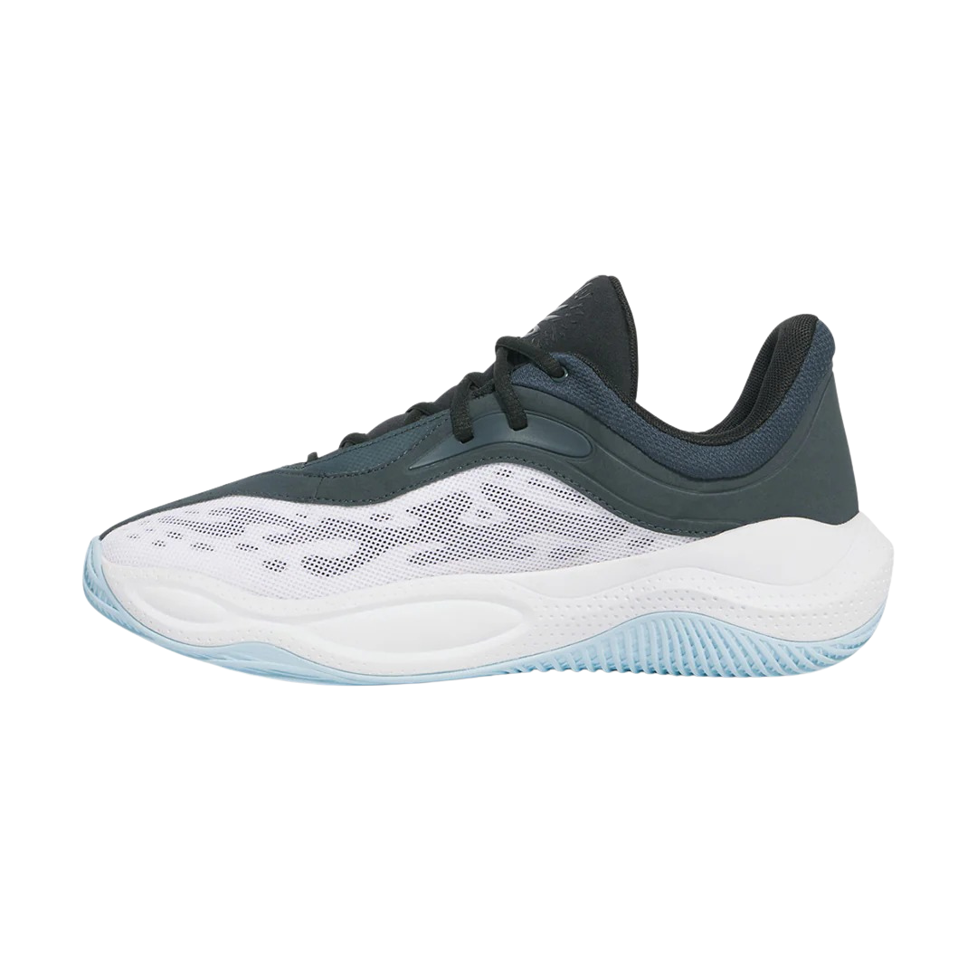 StrikeForm™ - Monochrome court trainers - Balanced power with agile control